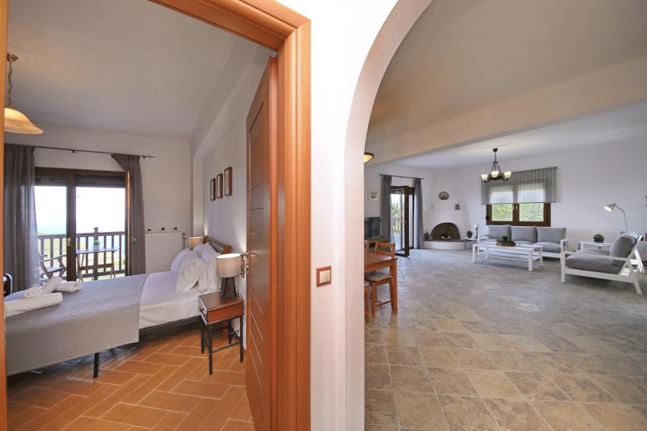 Villa Margini, Aegean Views , Pool Villa, Skopelos Eksteriør billede