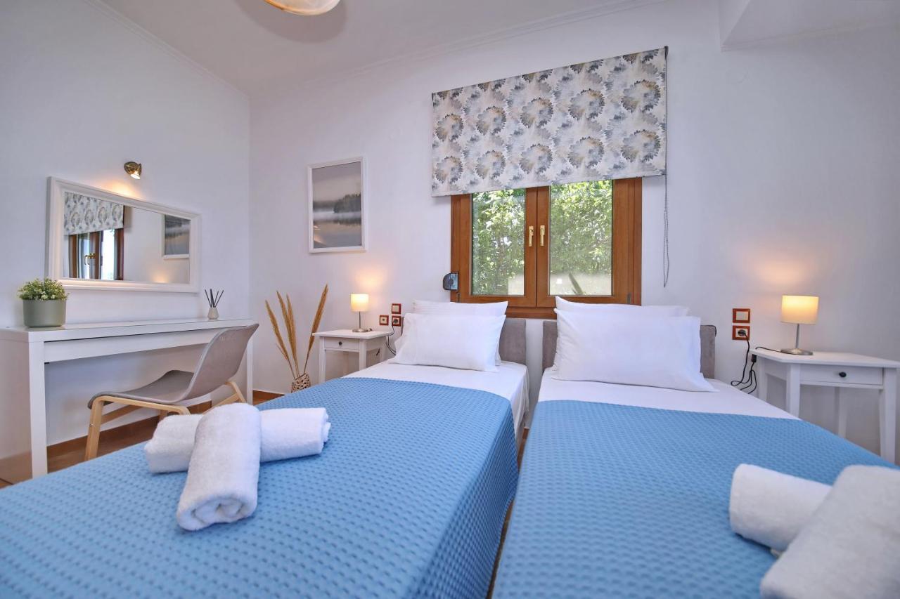 Villa Margini, Aegean Views , Pool Villa, Skopelos Eksteriør billede